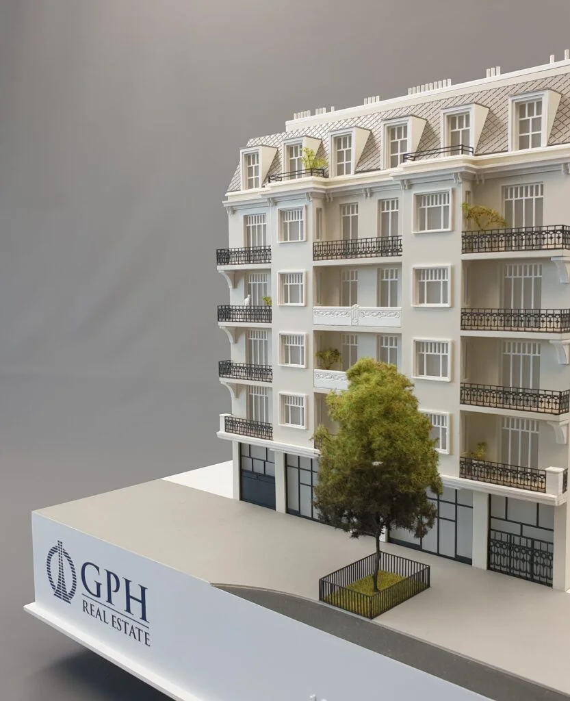 Studienmodell mit Baukörpern und Grundrissstruktur – reduziertes Architekturmodell für Entwurfs- und Präsentationszwecke.