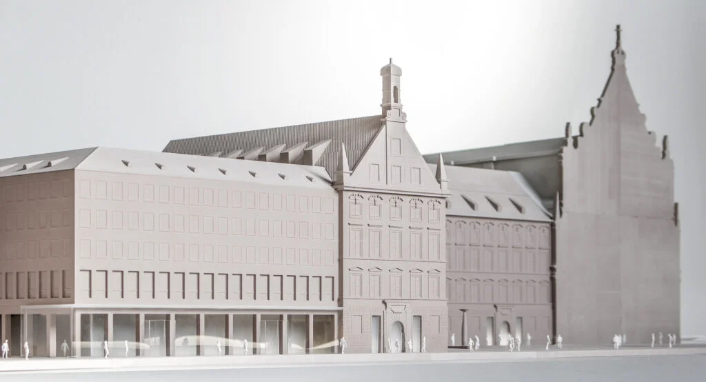 Architekturmodell – Fassadenansicht eines historischen Stadtblocks mit Arkaden, Wettbewerbsdarstellung.