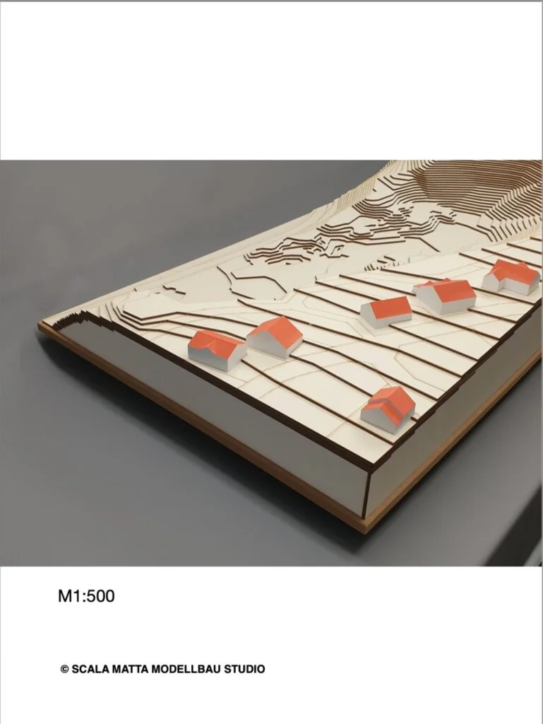 Arbeitsmodell Architektur M 1:500 – topografisches Geländemodell mit bestehender Bebauung