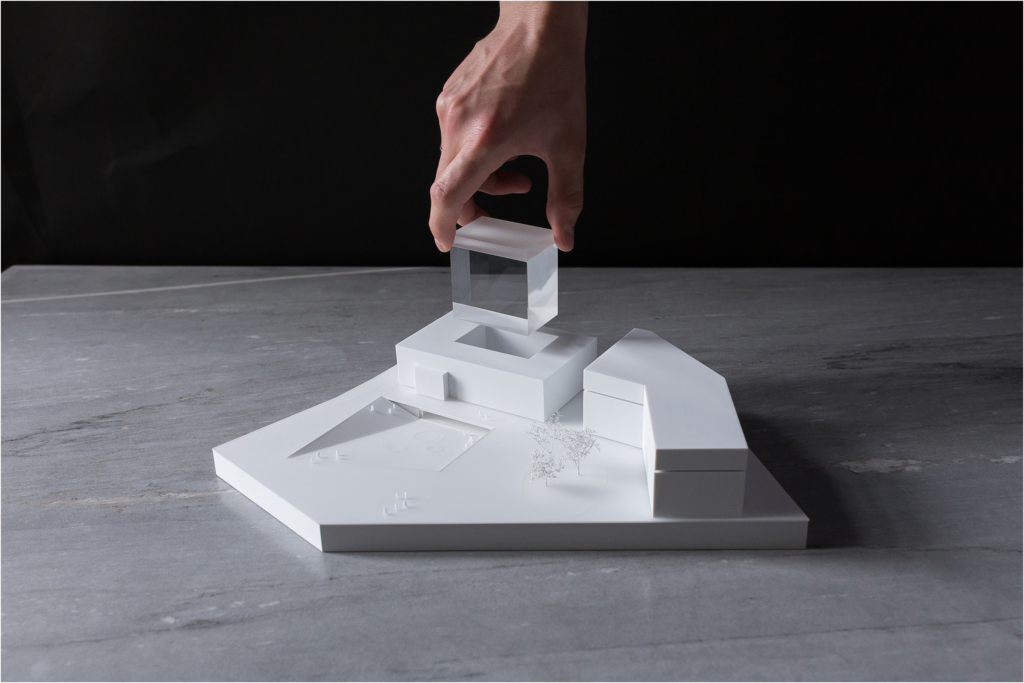 Wettbewerbsmodell als Weißmodell – abstrahiertes Architekturmodell mit steckbarem Baukörper zur Volumen- und Konzeptdarstellung