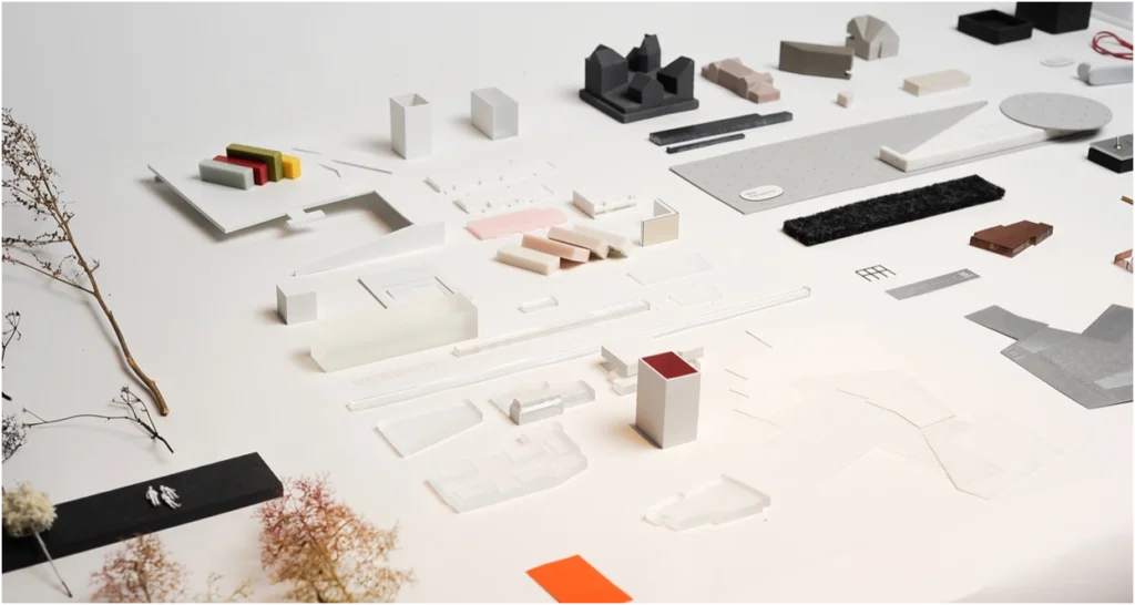 Material- und Bauteilsammlung für den Architekturmodellbau mit Weißmodellen, Strukturflächen und Farbmustern