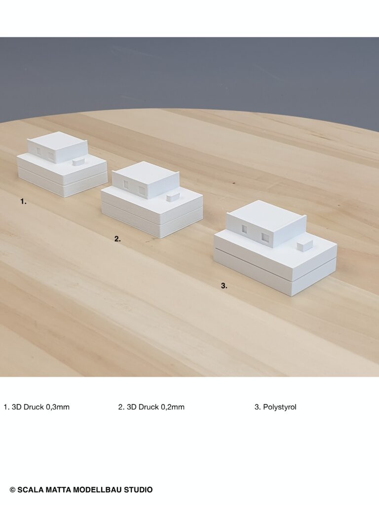 Weißmodelle – Variantenstudie im Architekturmodellbau Vergleich von drei Weißmodellen eines Architekturmodells mit unterschiedlichen Volumen- und Sockelvarianten